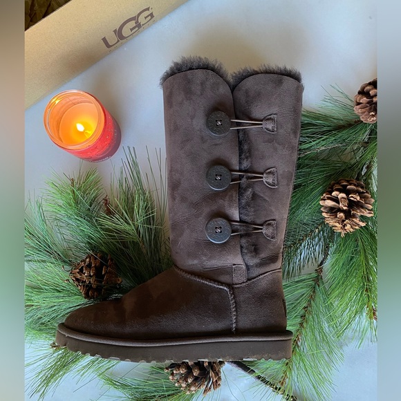 Authentic with box Bailey Button Triplet UGG Boot Size 7 - Picture 5 of 8